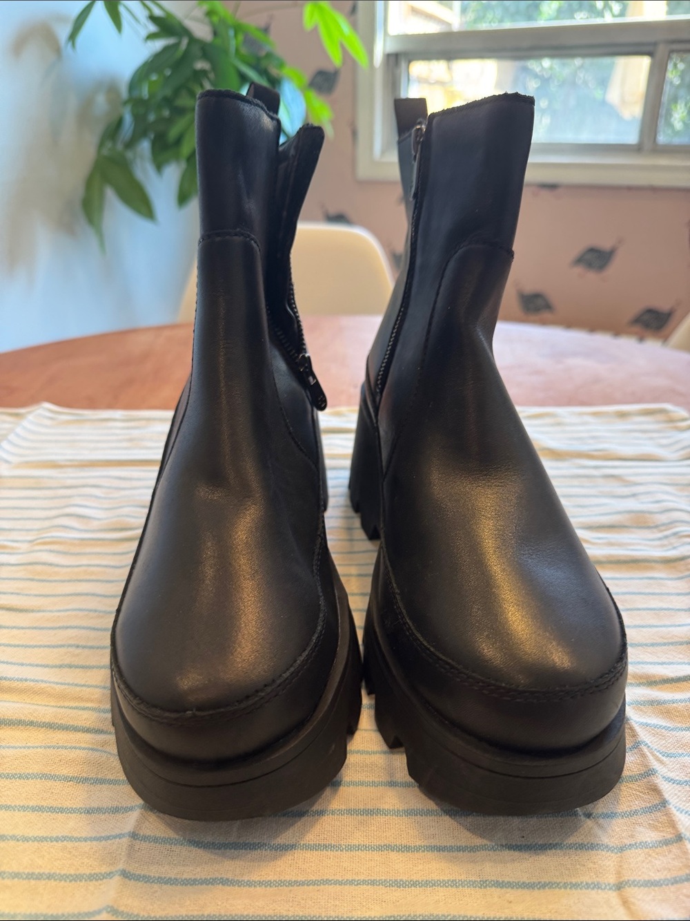 Winter Women's Black Platform Zip-Up Chelsea Boots by Cougar!